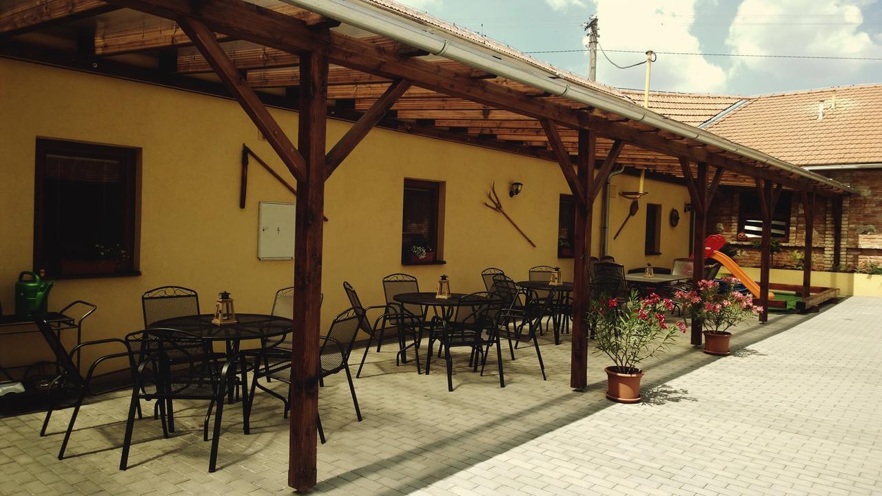 Hotel Sedlecky Dvur Sedlec  Exterior foto